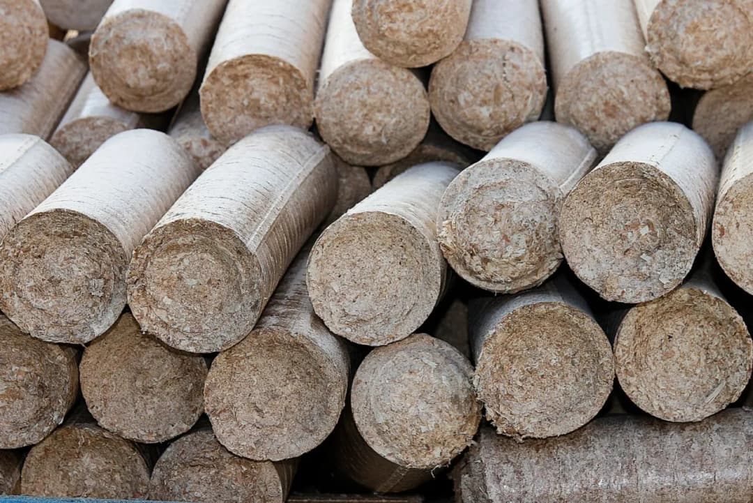 Z czego robi się brykiet i jakie ma korzyści ekologiczne?
