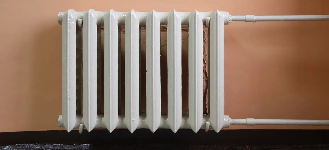 Jak odpowietrzyć stare grzejniki i uniknąć problemów z ogrzewaniem